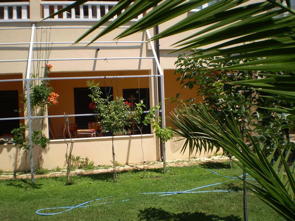 Apartments Tare, Free Parking Vodice Room photo