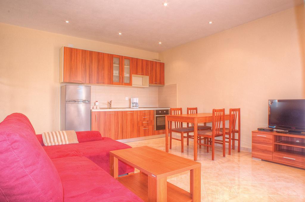 Apartments Tare, Free Parking Vodice Room photo